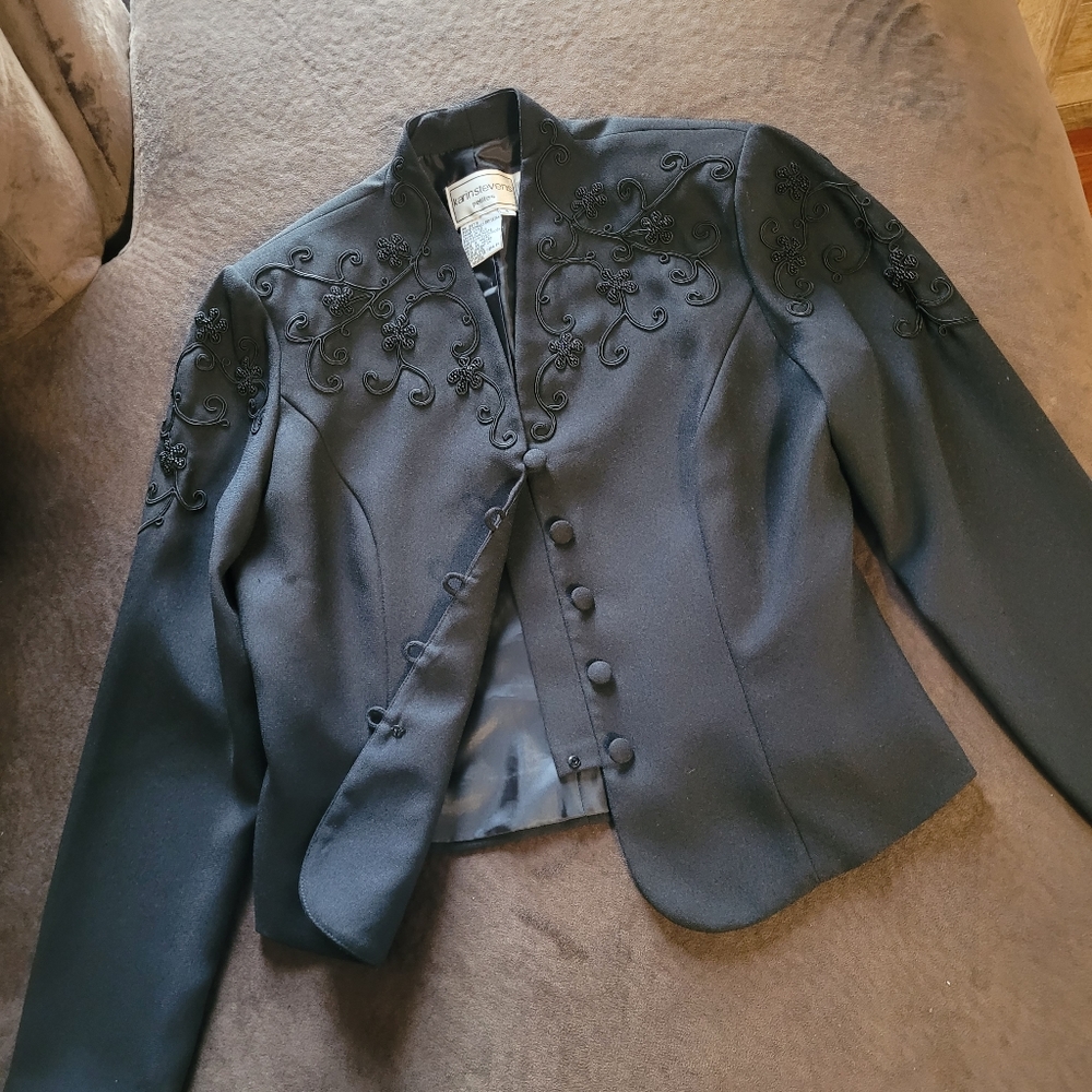 2-pc Pant/Top Set, Karen Steven's, Size Petite 4, Color Black.